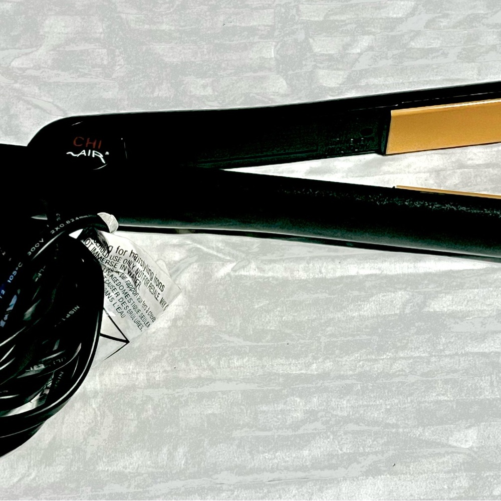 CHI Black Hair Straightener Model CA1010